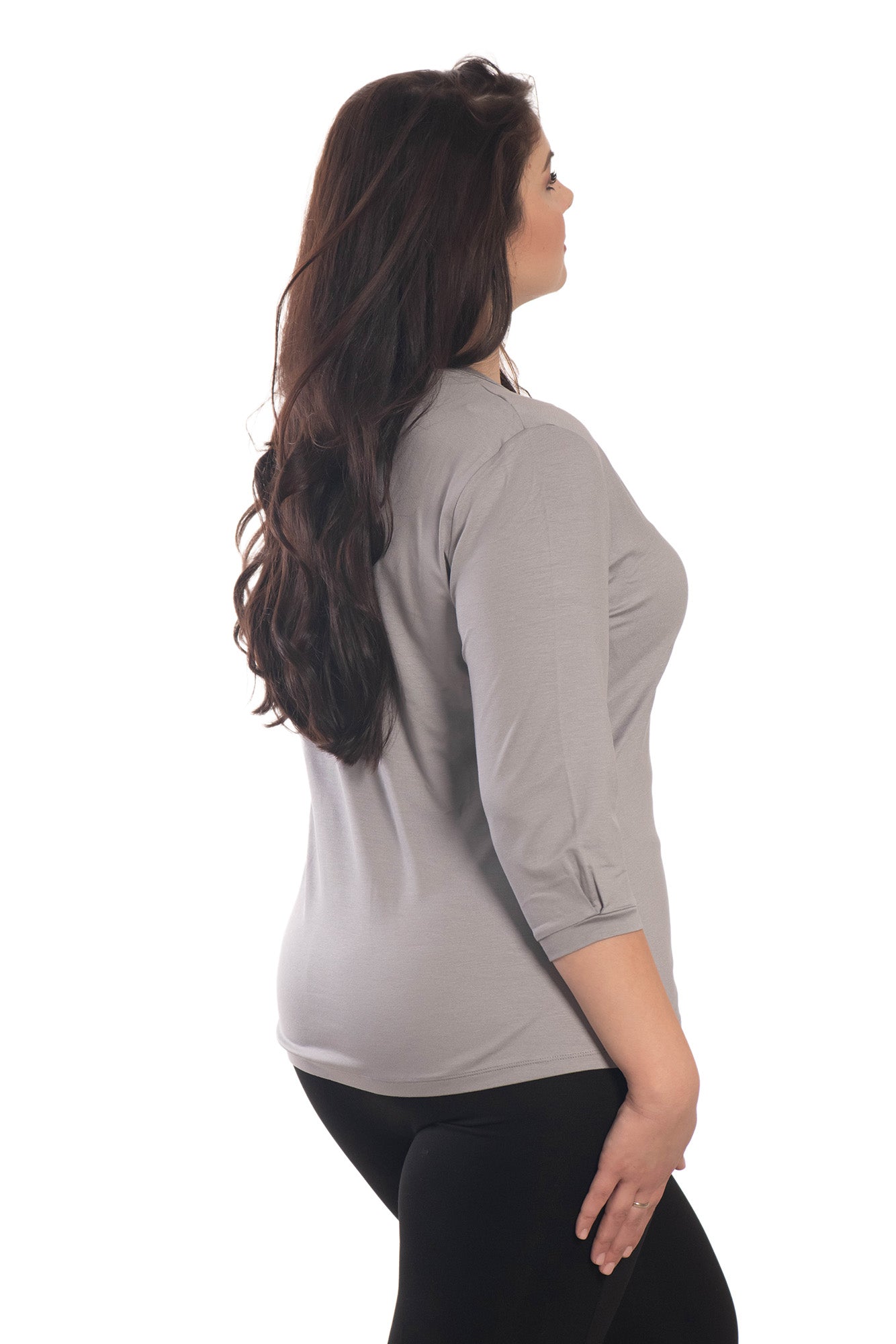 Damen Bluse - T-Shirt mit 3/4 Ärmeln und spitzem Ausschnitt mit zwei Zierknöpfen