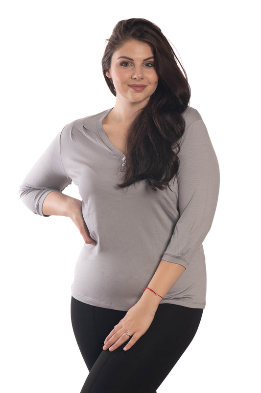 Damen Bluse - T-Shirt mit 3/4 Ärmeln und spitzem Ausschnitt mit zwei Zierknöpfen