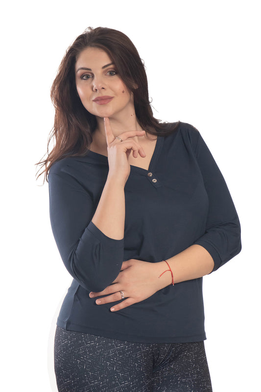 Damen Bluse - T-Shirt mit 3/4 Ärmeln und spitzem Ausschnitt mit zwei Zierknöpfen