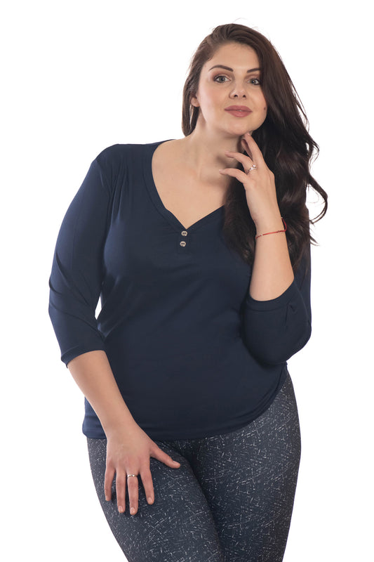 Damen Bluse - T-Shirt mit 3/4 Ärmeln und spitzem Ausschnitt mit zwei Zierknöpfen
