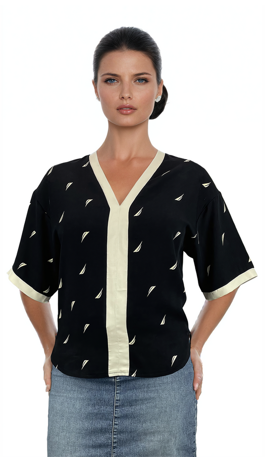 Damenbluse mit 3/4-Arm und hohem Ausschnitt
