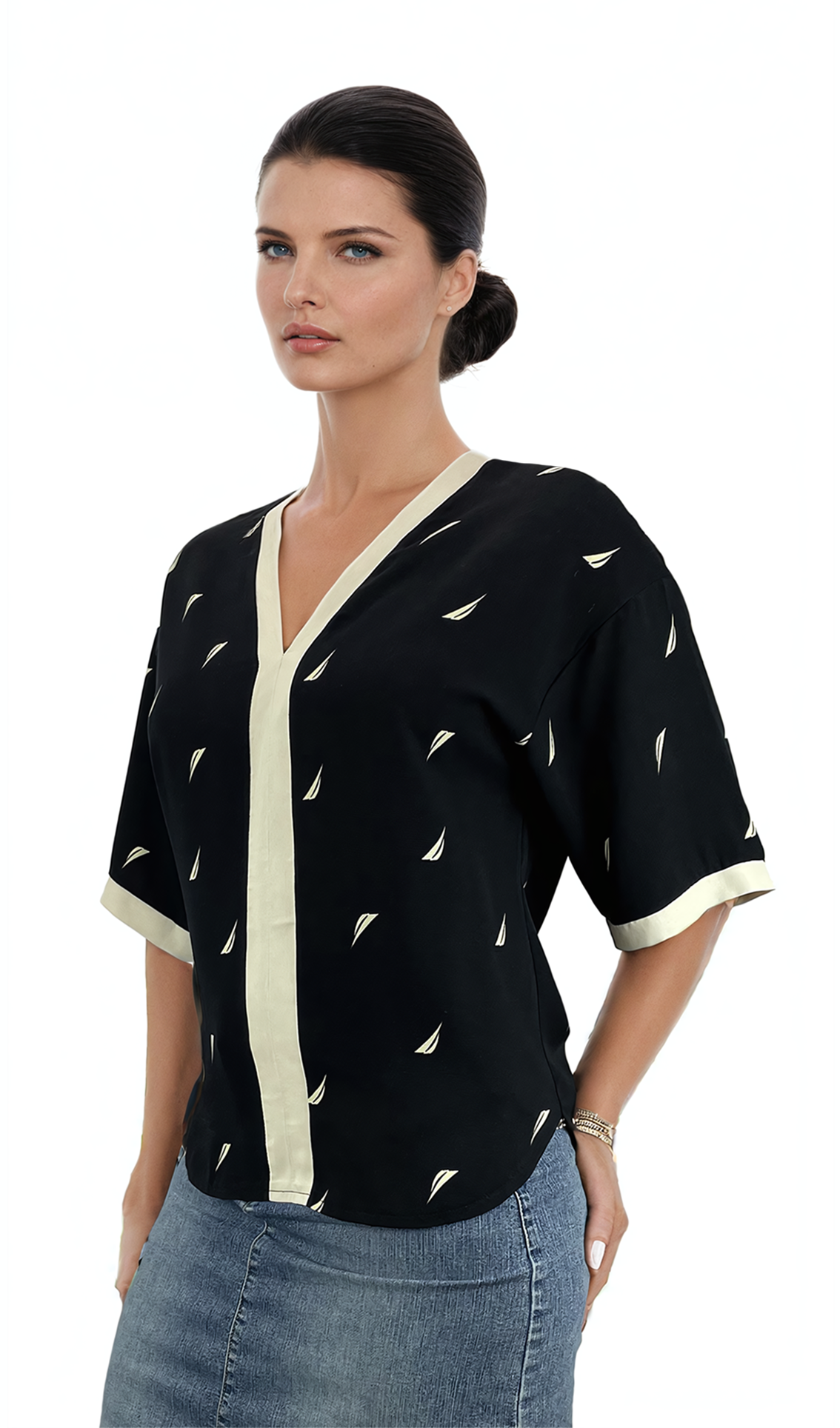 Damenbluse mit 3/4-Arm und hohem Ausschnitt